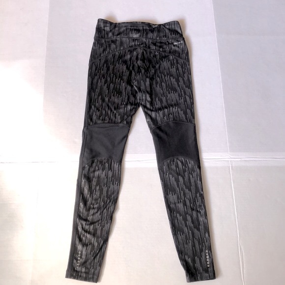 NIKE Dri-Fit Running, One zippered Pocket Leggings/Preowned - Picture 11 of 17